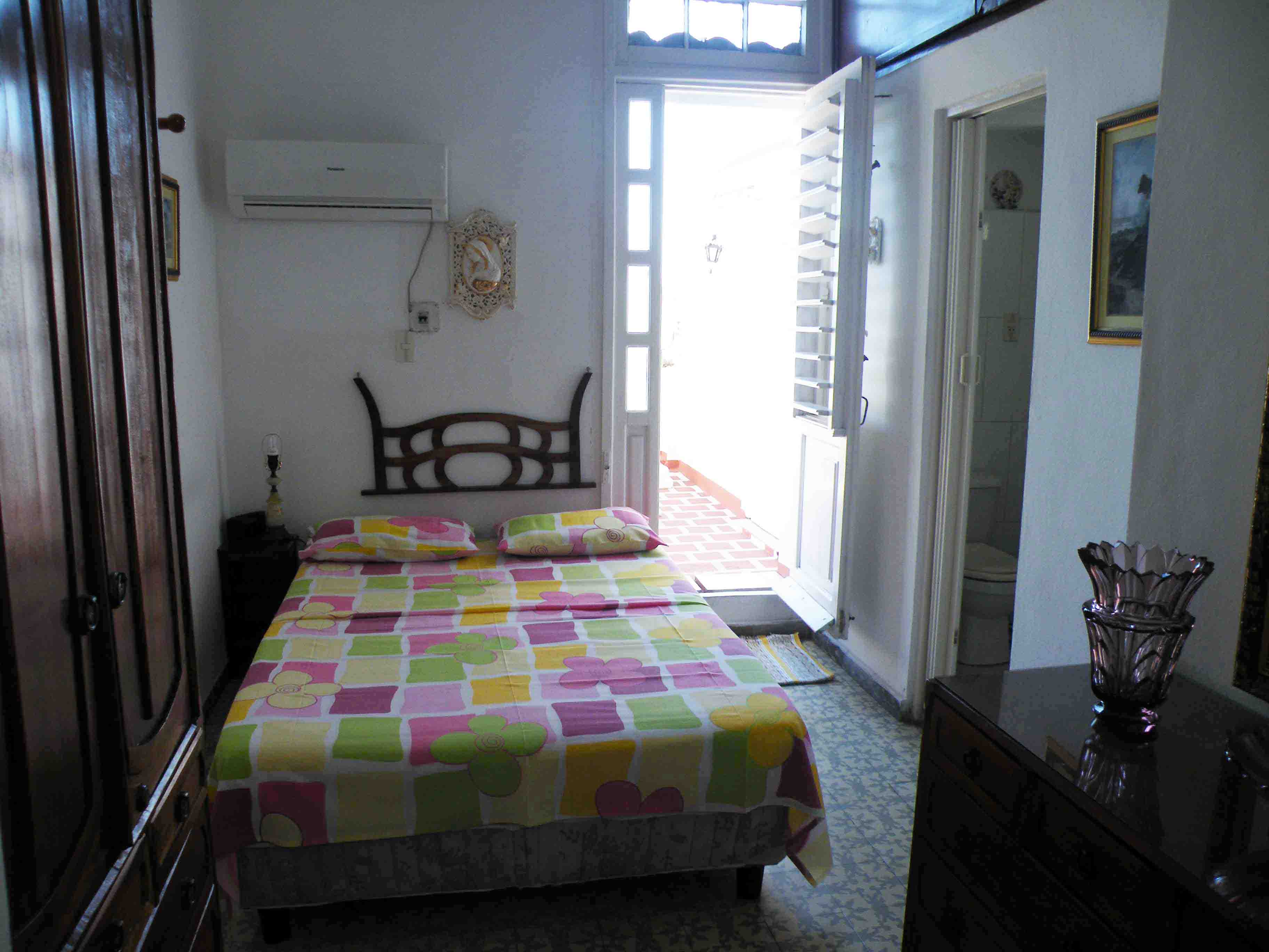 HAV107 – Room 2 Double bedroom with private bathroom