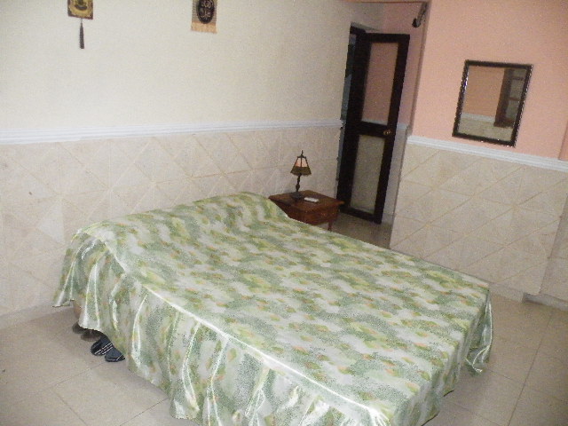 VAR009 – Room 1 Double room with private bathroom
