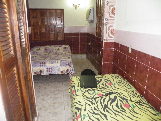 VAR009 – Room 2 Triple bedroom with private bathroom