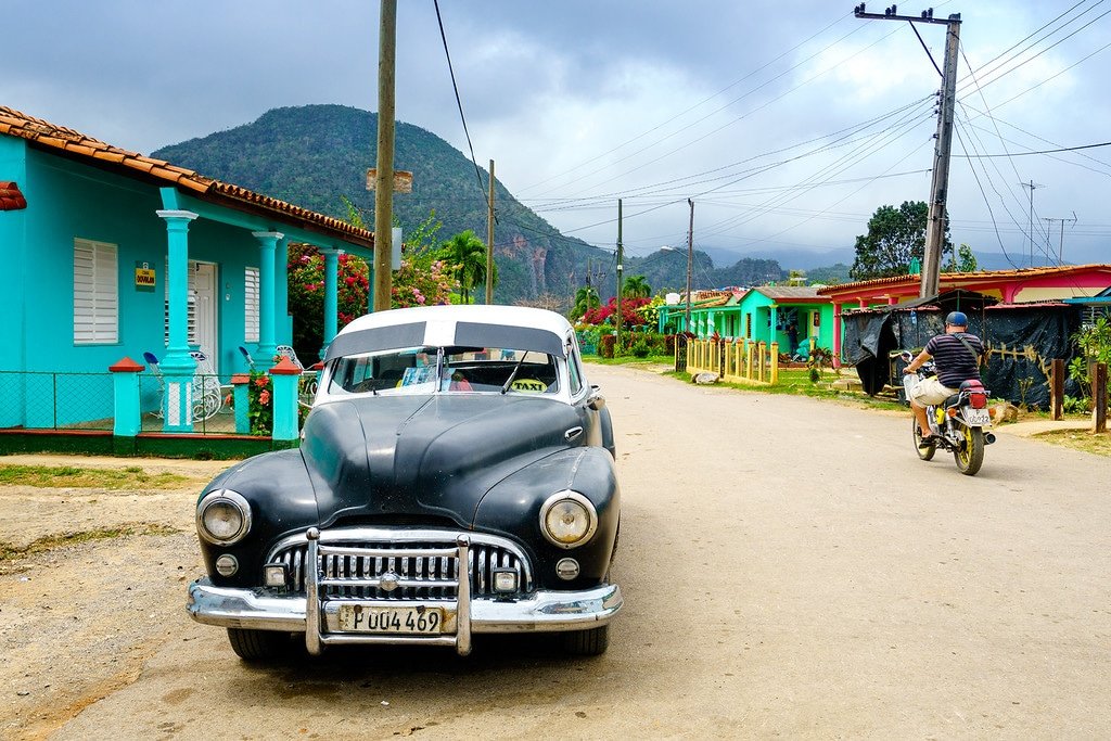 Viñales by classic car